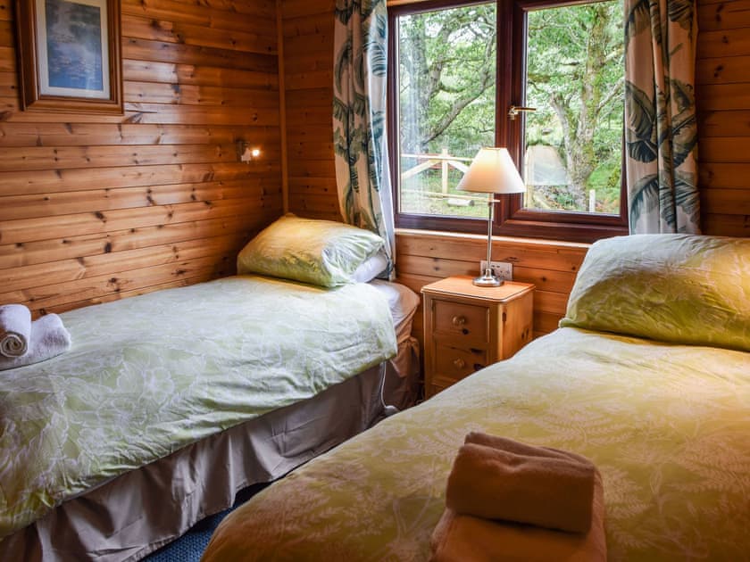 Twin bedroom | Catkin Lodge - Lunga Estate Lodges, Craobh Haven