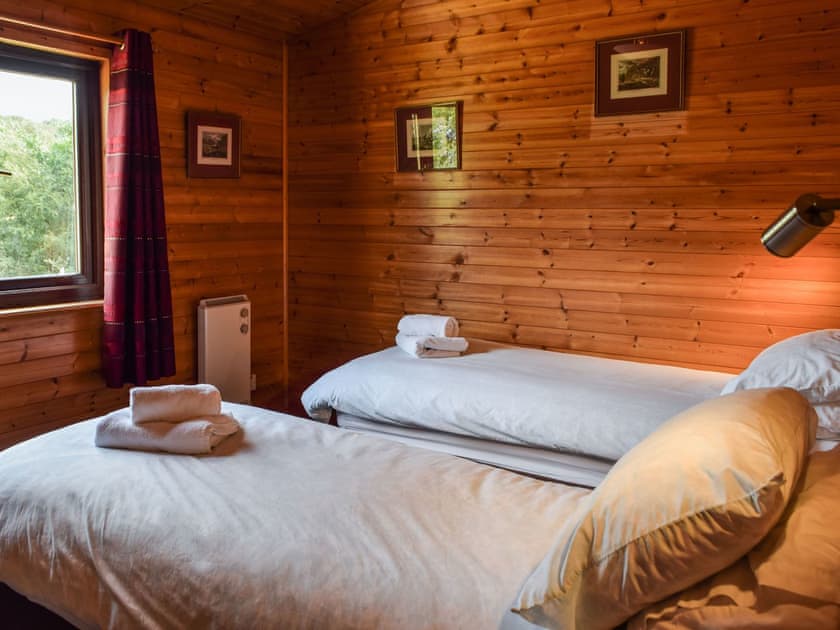 Twin bedroom | Catkin Lodge - Lunga Estate Lodges, Craobh Haven