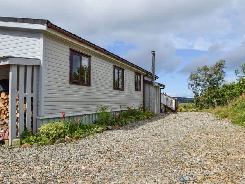 Parking | Catkin Lodge - Lunga Estate Lodges, Craobh Haven