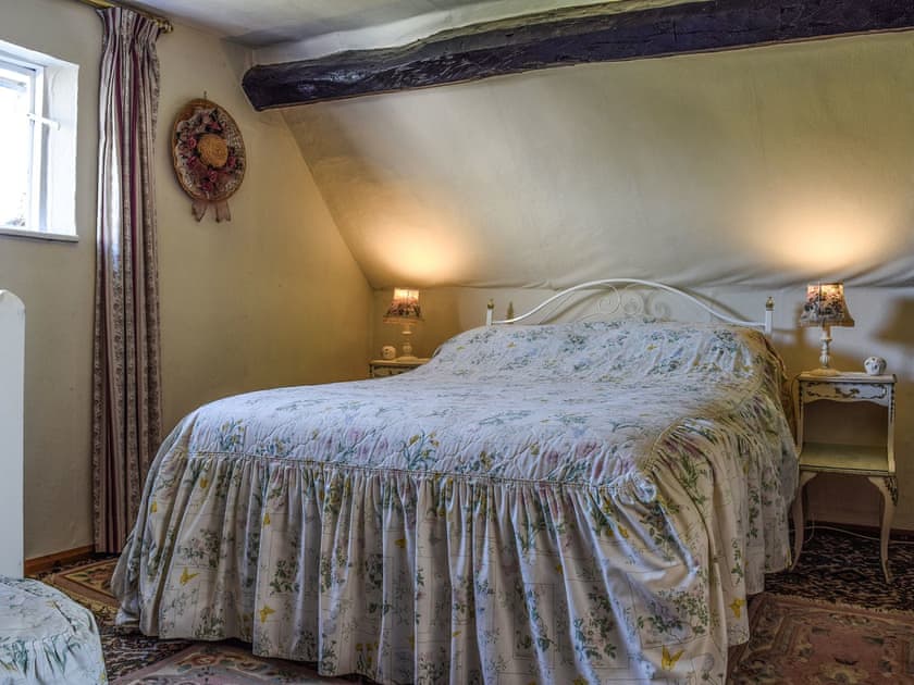 Double bedroom | Tudor Cottage, Barton