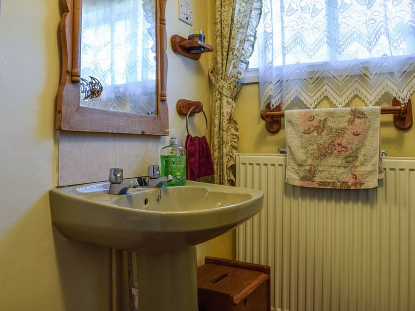 Shower room | Tudor Cottage, Barton