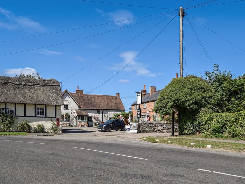 Surrounding area | Tudor Cottage, Barton