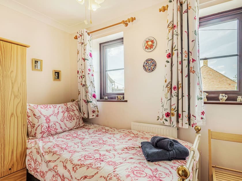 Double bedroom | Nightingale Cottage, Castle Acre, near Kings Lynn