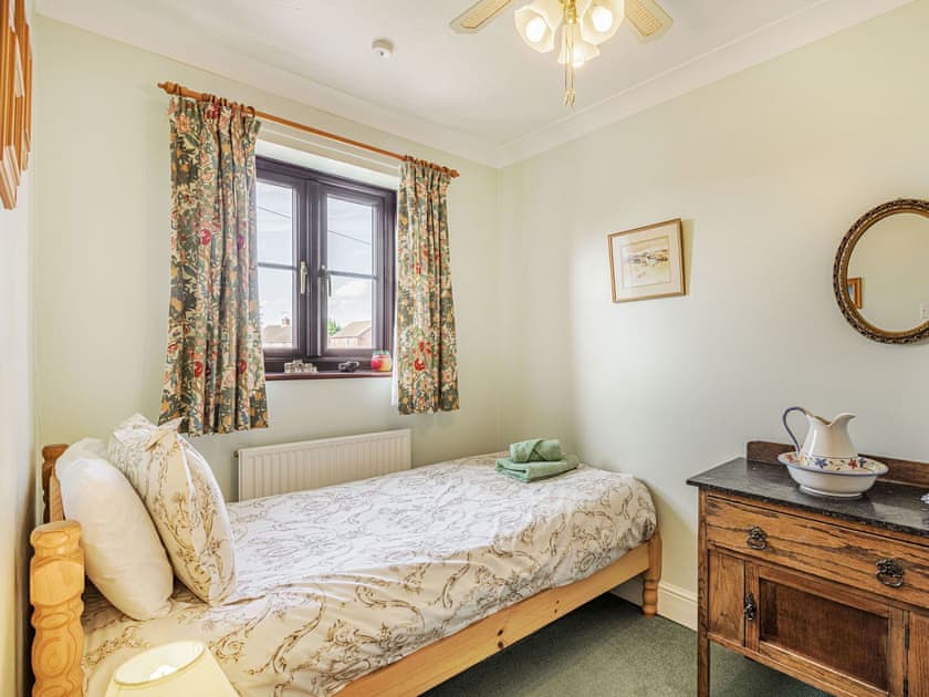 Single bedroom | Nightingale Cottage, Castle Acre, near Kings Lynn