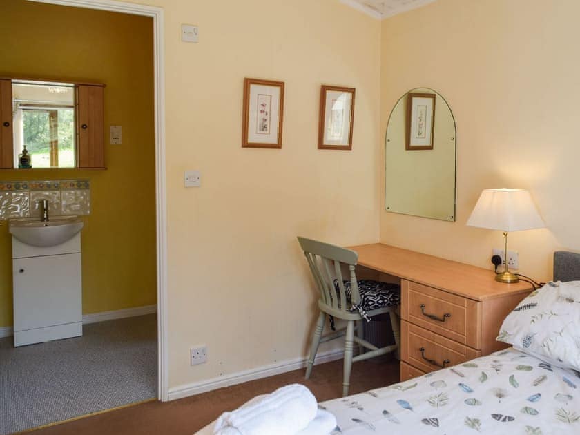Double bedroom | Teasel Lodge - Lunga Estate Lodges, Craobh Haven