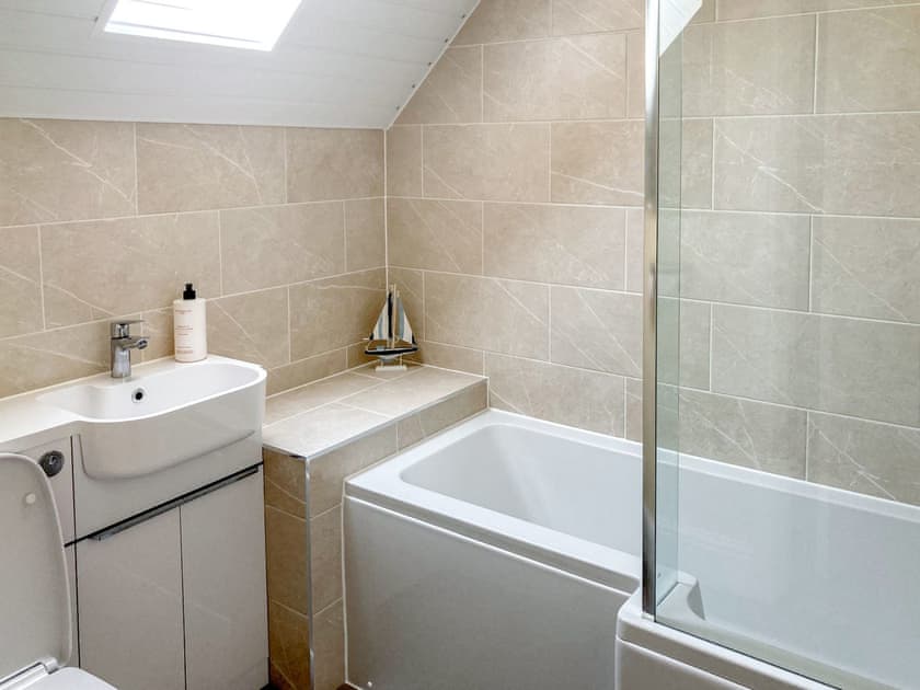 Bathroom | Sandy Bay Cottage - The Bay, Filey, near Scarborough