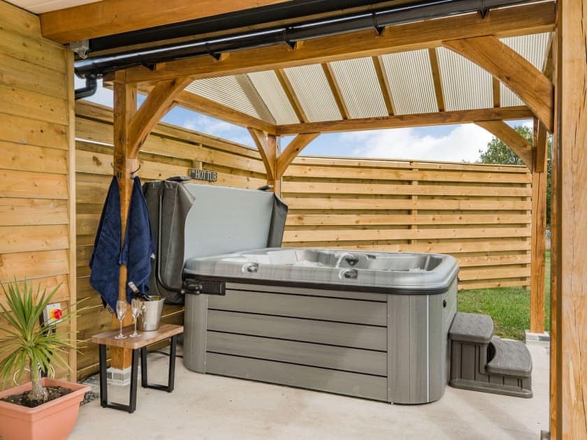 Hot tub | Bramley Lodge - Upper Holme Lodges, Lyonshall, near Kington