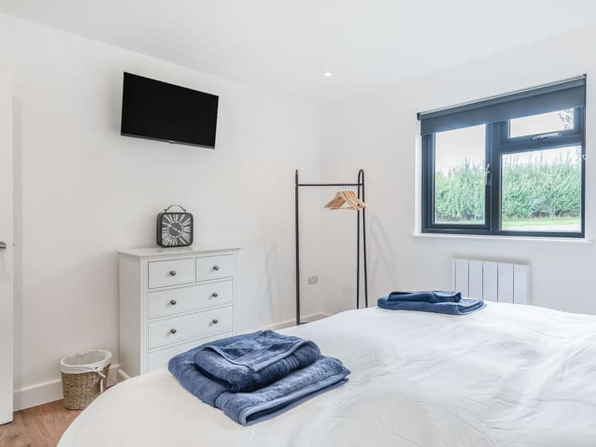 Double bedroom | Oak Tree Lodge - Upper Holme Lodges, Lyonshall, near Kington