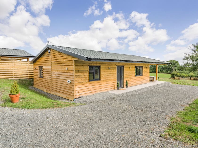 Parking | Oak Tree Lodge - Upper Holme Lodges, Lyonshall, near Kington