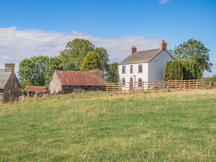 Setting | Gwrlodde, Talgarth, near Brecon
