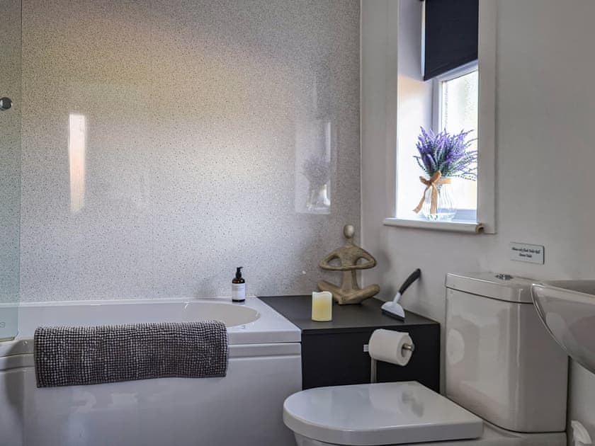 Bathroom | Kirklea, Wishaw, North Lanarkshire
