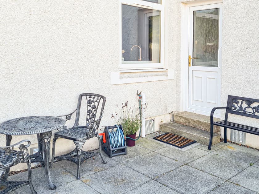 Sitting-out-area | Kirklea, Wishaw, North Lanarkshire
