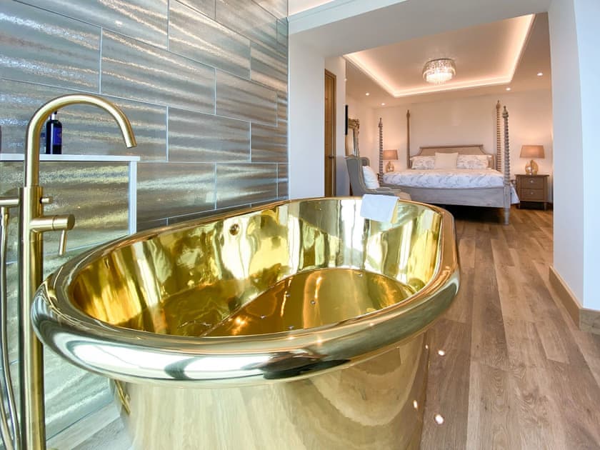 En-suite | The View - Wooldown Holiday Cottages, Marhamchurch, near Bude