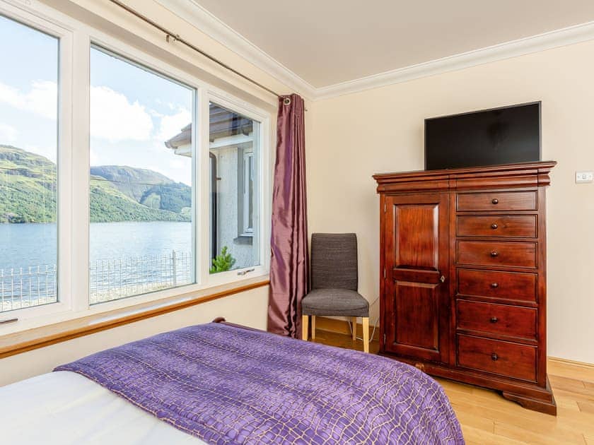 Twin bedroom | Lochside House, Letterfearn By Kyle, Wester Ross
