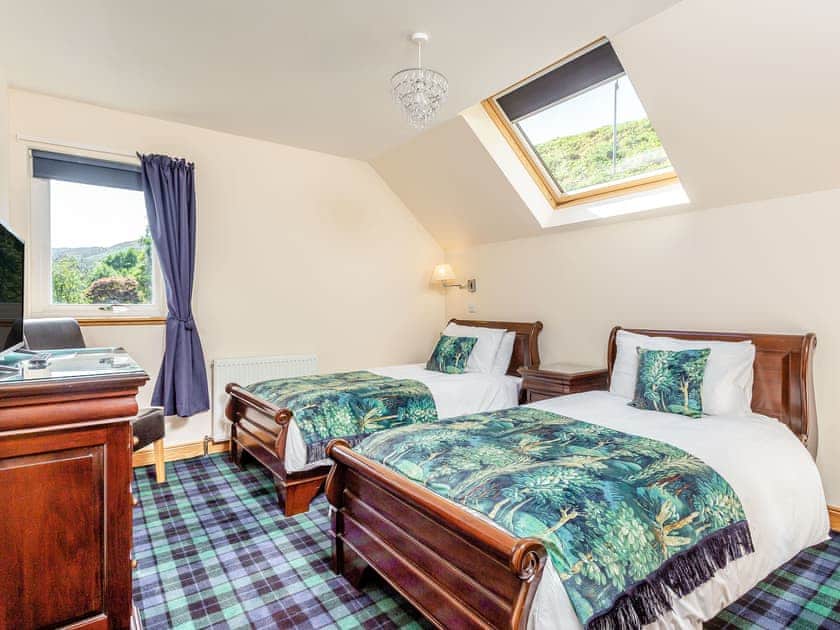 Twin bedroom | Lochside House, Letterfearn By Kyle, Wester Ross