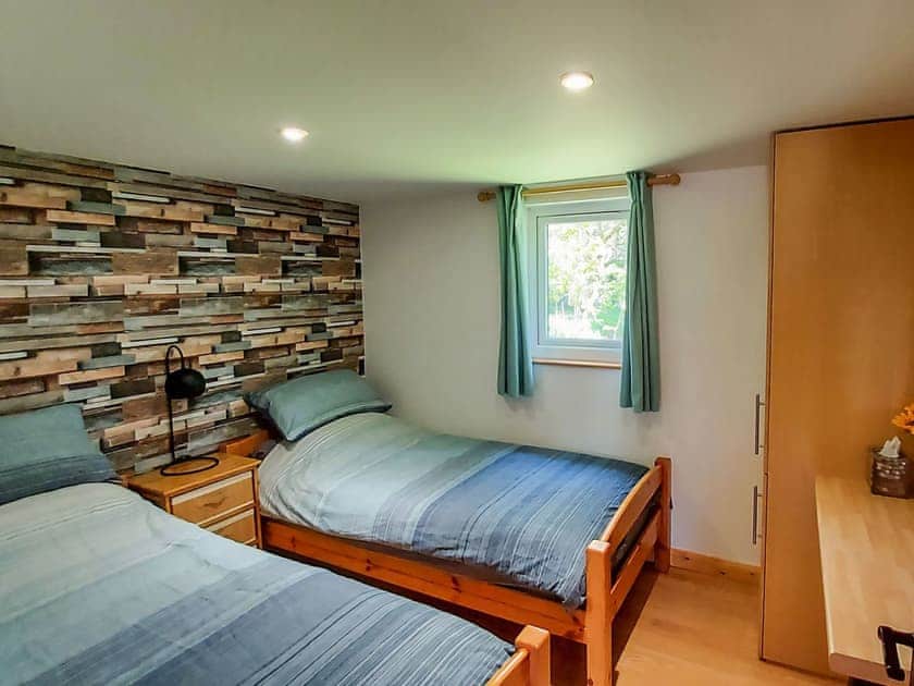 Twin bedroom | Hooked Rise Holiday Lodge, Dunkeswell, near Honiton