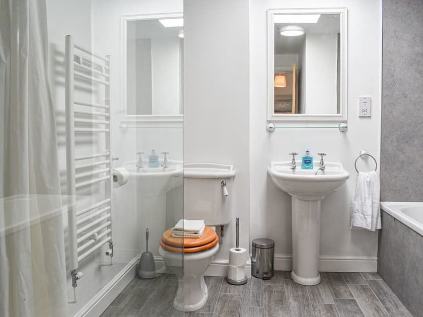 Bathroom | The Dairy - Brook House Farm, Minshull Vernon, near Nantwich