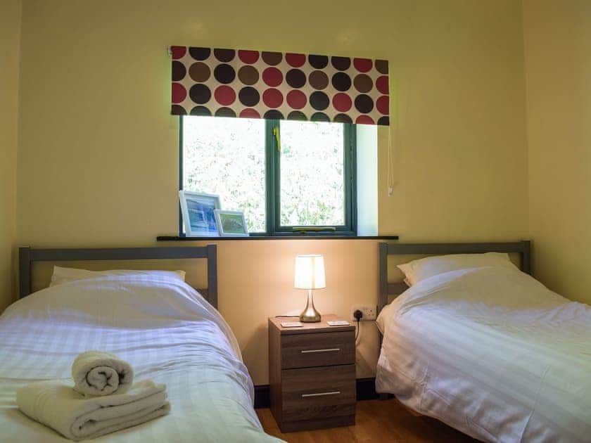 Twin bedroom | Heyope Cottage - Mill Farm Holiday Cottages, Heyope, near Knighton