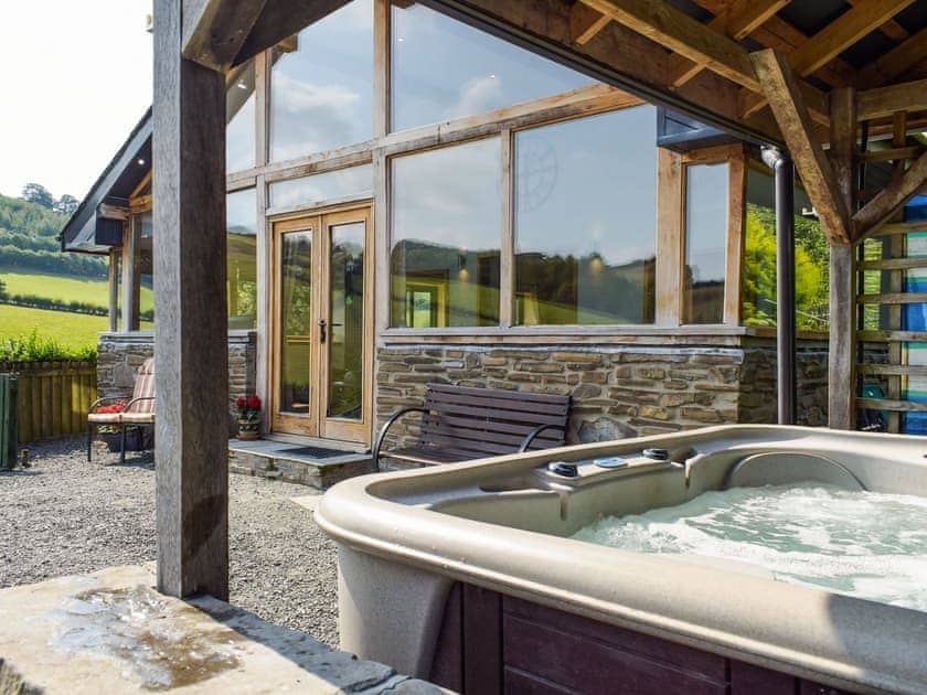 Hot tub | Heyope Cottage - Mill Farm Holiday Cottages, Heyope, near Knighton