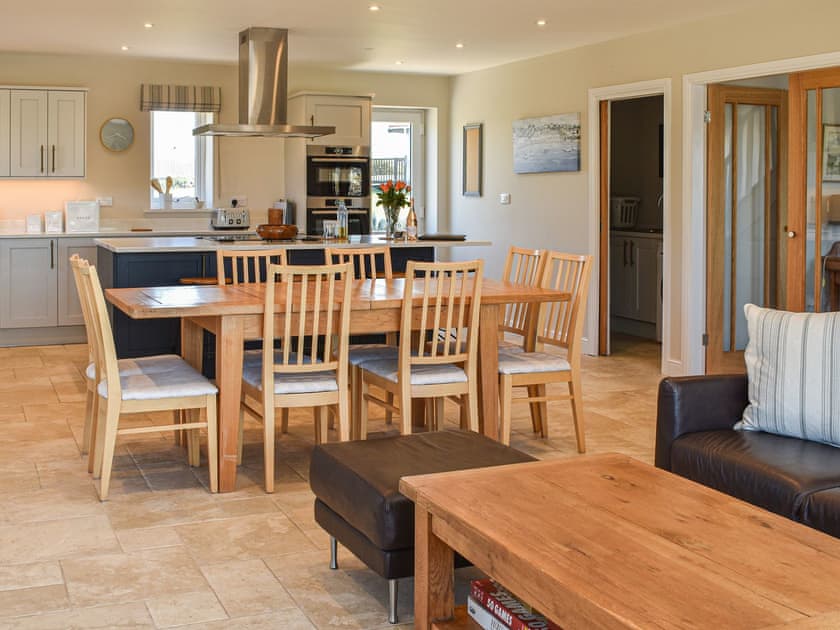 Open plan living space | Ty Clud, Trearddur Bay