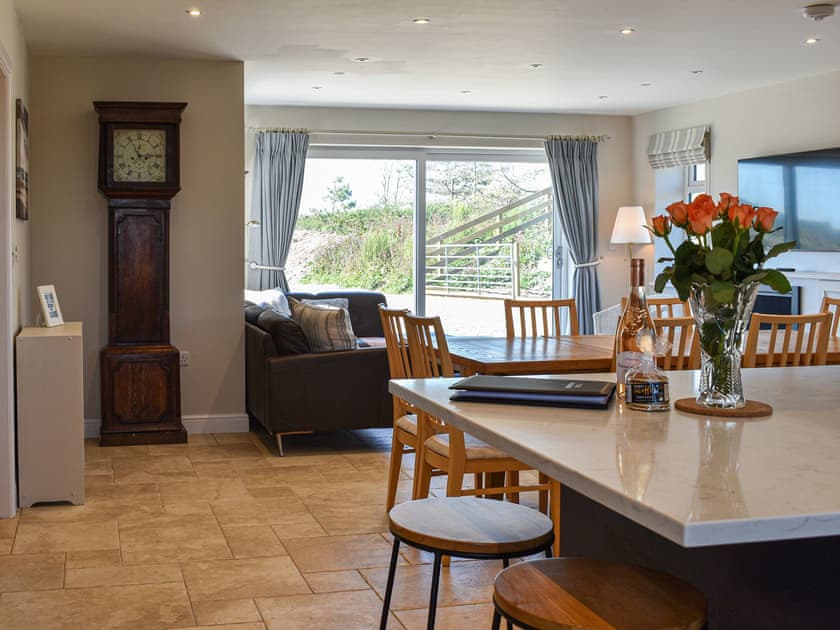 Open plan living space | Ty Clud, Trearddur Bay