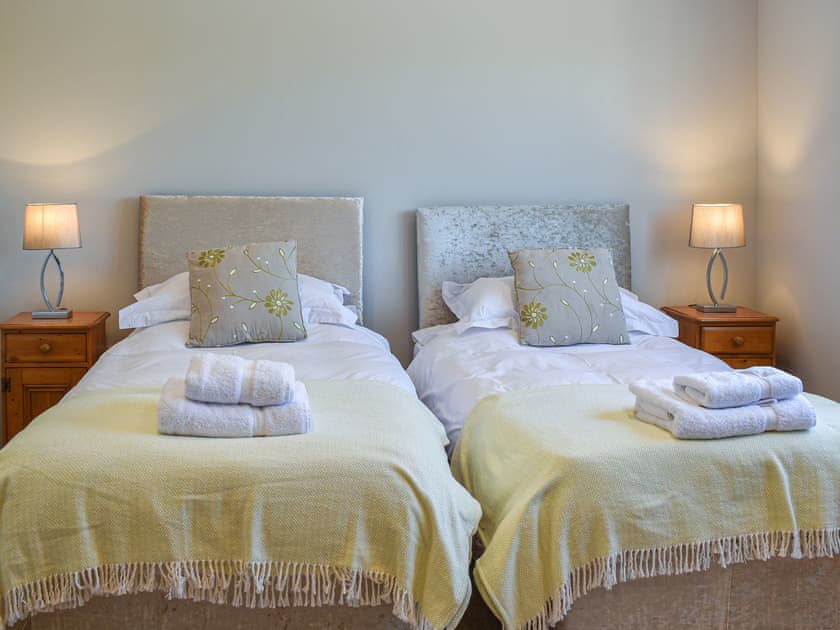 Twin bedroom | Ty Clud, Trearddur Bay