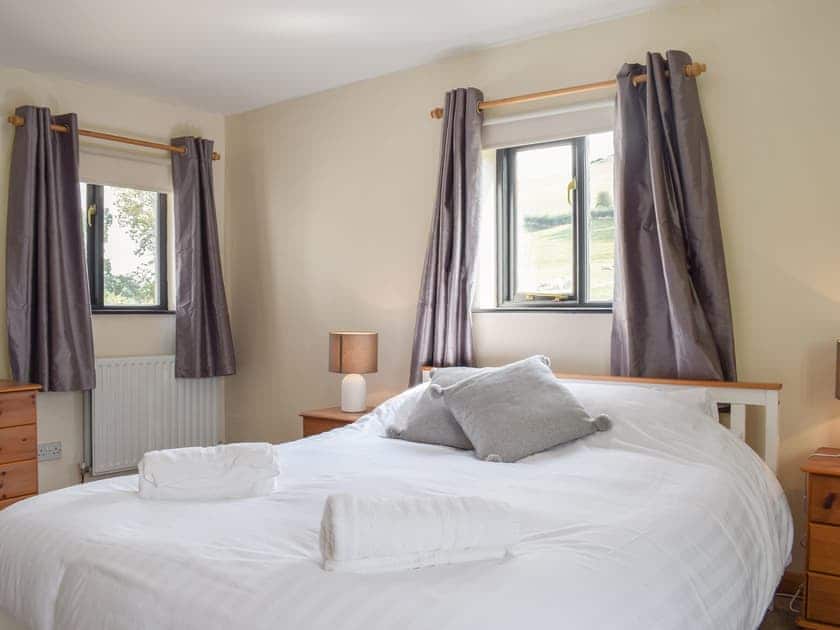 Double bedroom | Hill View Lodge - Mill Farm Holiday Cottages, Heyope, near Knighton