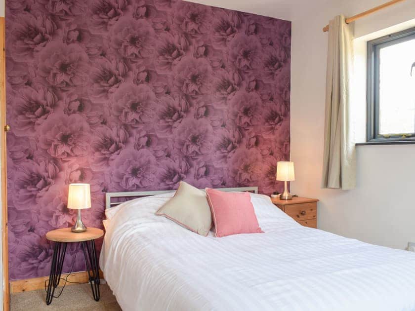 Double bedroom | Hill View Lodge - Mill Farm Holiday Cottages, Heyope, near Knighton