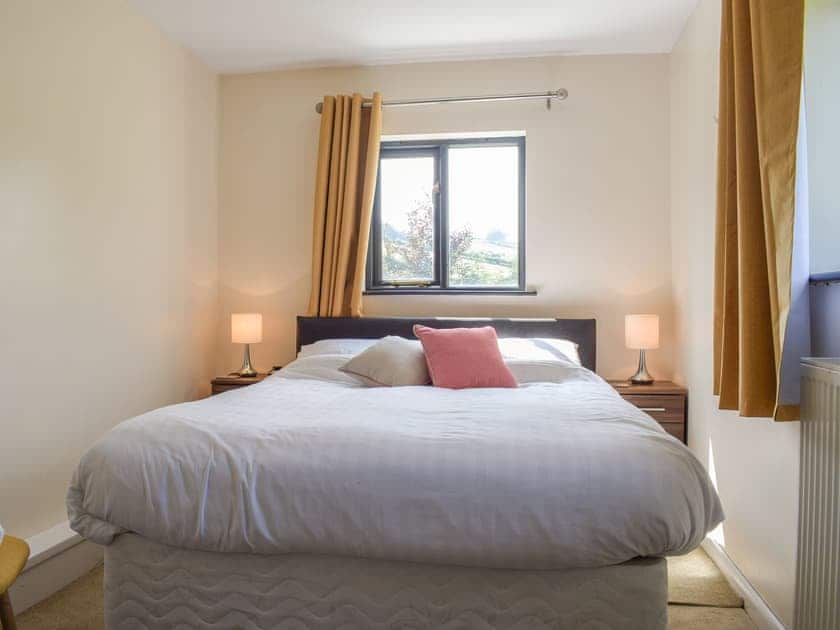Double bedroom | Hill View Lodge - Mill Farm Holiday Cottages, Heyope, near Knighton