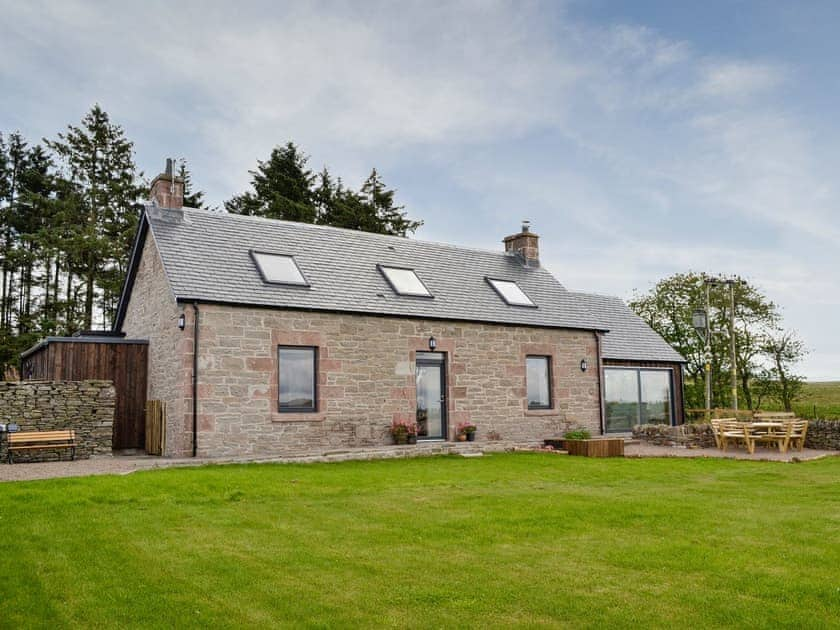 Exterior | Greenford Farm, Dundee