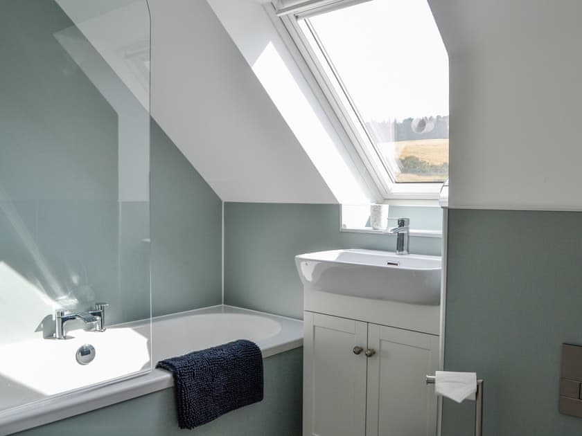 Bathroom | Greenford Farm, Dundee