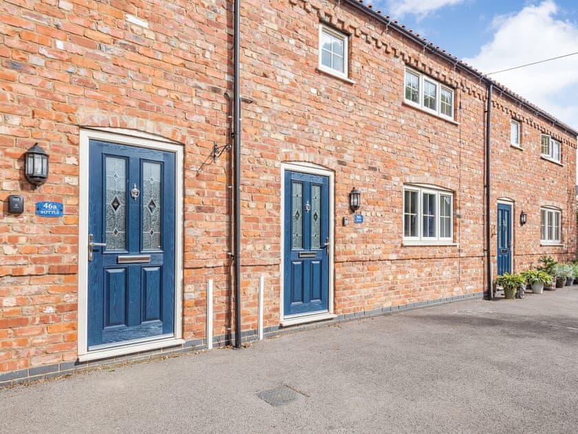 The Bottle & Glass Cottages The Bottle in NormanbyBySpital