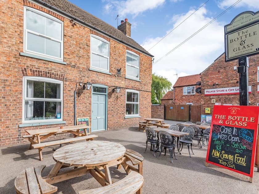 The Bottle & Glass Cottages The Bottle in NormanbyBySpital