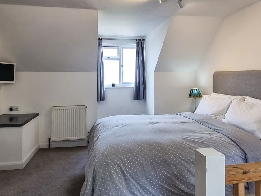 Double bedroom with king size bed | The Nook, Portishead