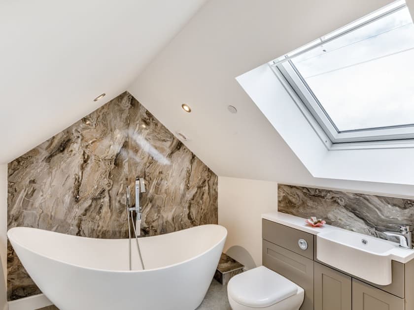 Bathroom | Pentre GetawaysThe Granary, Llandyssil, near Montgomery