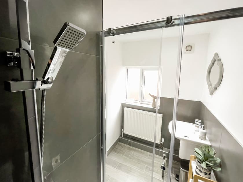 Shower room | Doctors Lane, Melton Mowbray