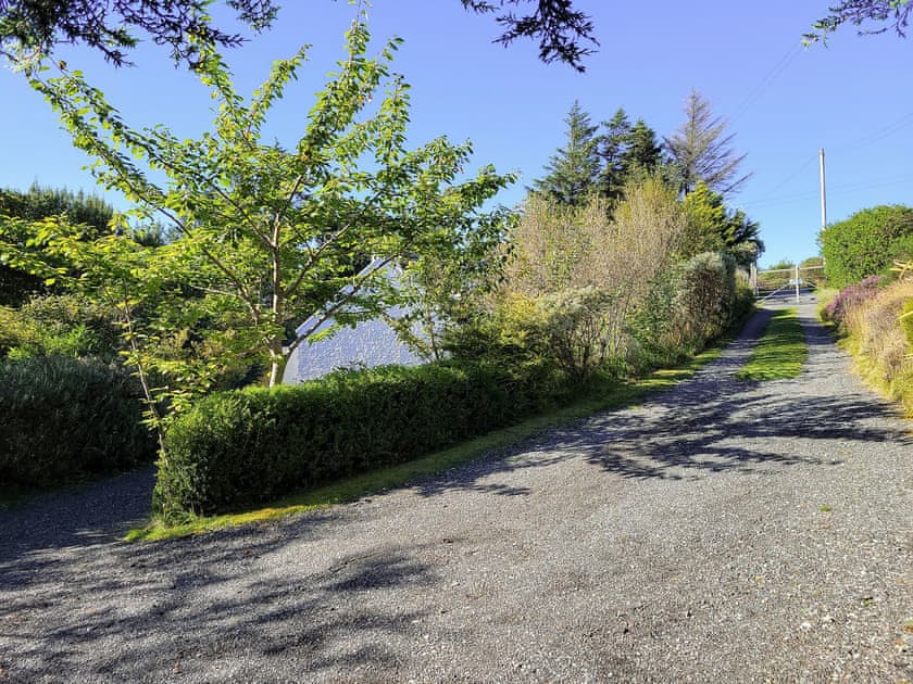 Driveway | Gàrradh an Fhàsaich, Glendale