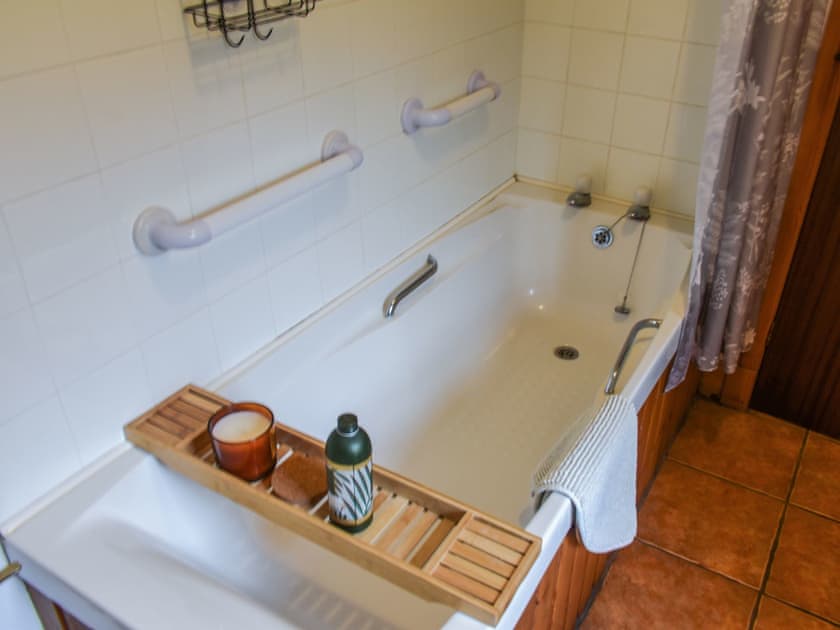Bathroom | Corriecravie Farm Cottage, Sliddery and Lagg
