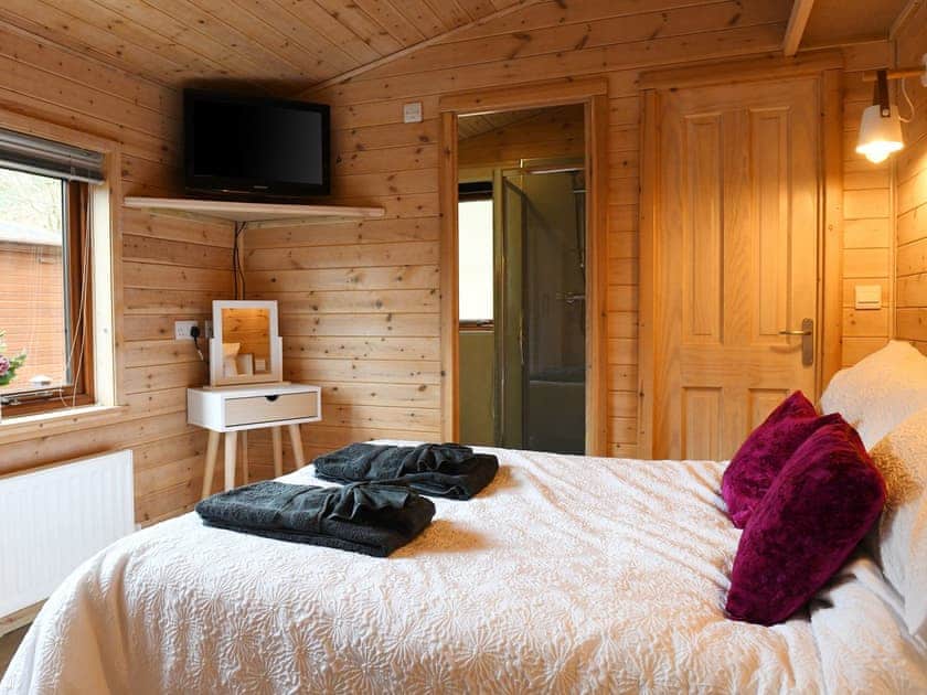 Double bedroom | Astbury Falls Luxury Retreat, Bridgnorth and Ironbridge