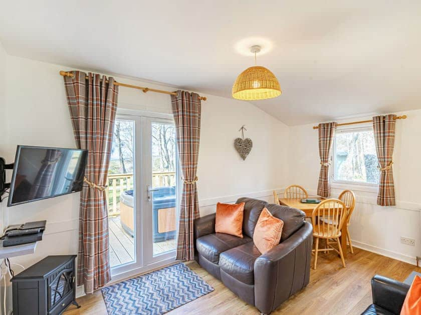 Living room/dining room | Fern Lodge 2 - Kiltarlity Lodges, Beauly