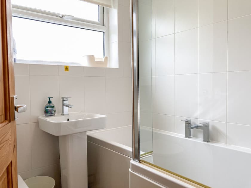 Bathroom | Zephyr’s View, Widemouth Bay, near Bude