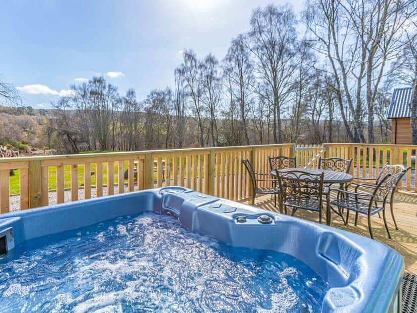 Hot tub | Heather Lodge 17 - Kiltarlity Lodges, Beauly