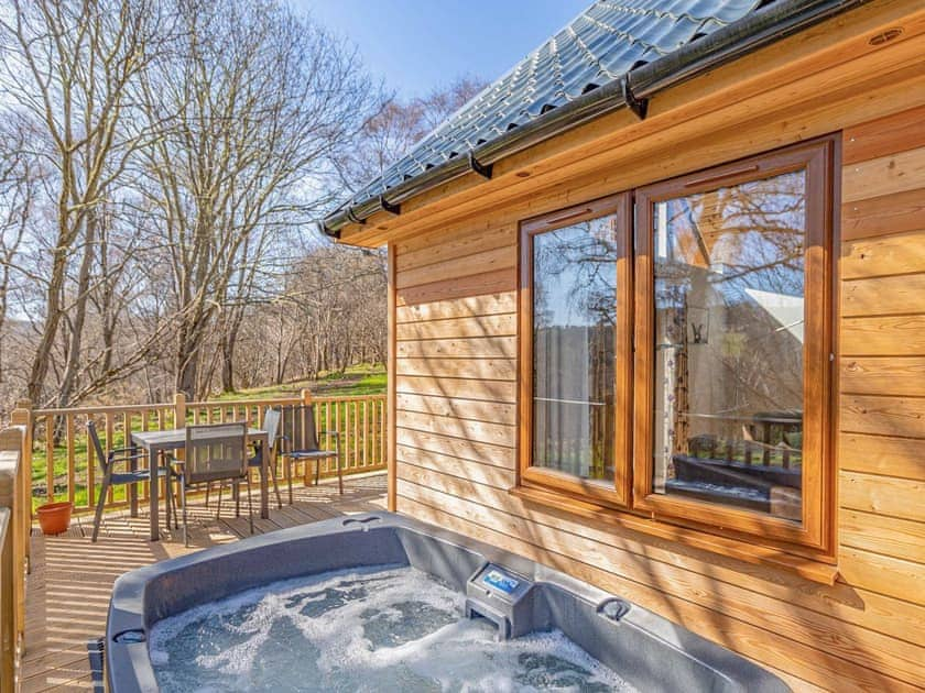 Hot tub | Thistle Lodge 19 - Kiltarlity Lodges, Beauly