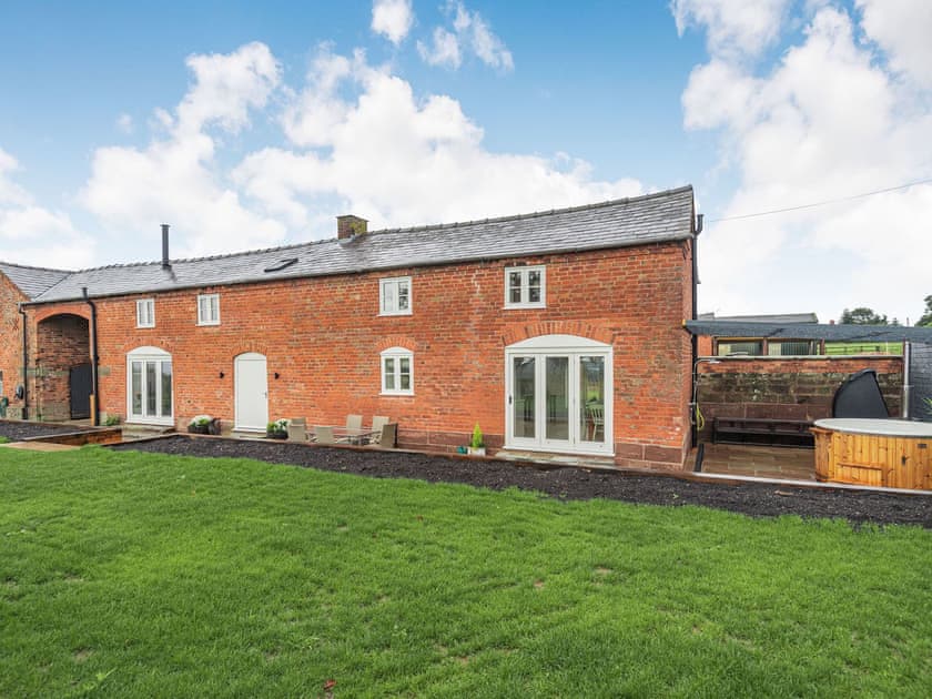 Drift House (ref UK40243) in Edge, near Malpas Hoseasons