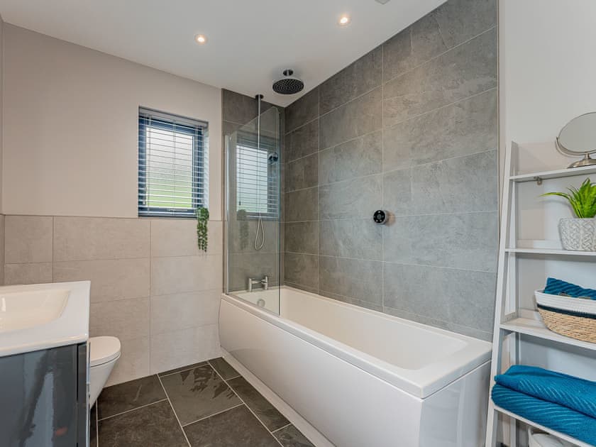 Bathroom | Coed y Pentre, Carno
