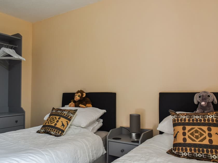 Twin bedroom | Zebra House, Blaenavon