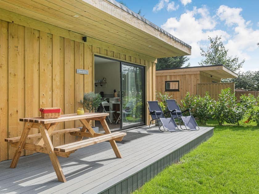 Sitting-out-area | Silver Birch - Woodland Cottages, Halstead