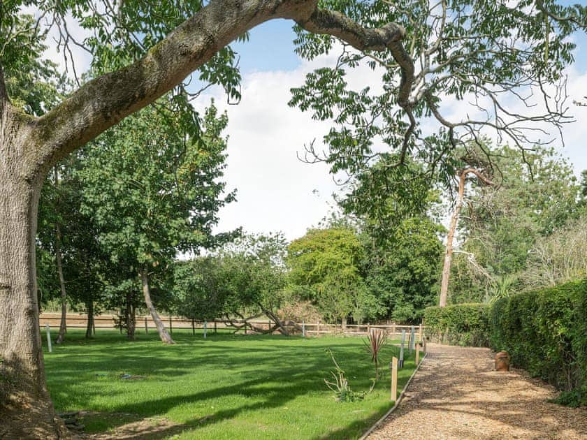Garden and grounds | Silver Birch - Woodland Cottages, Halstead