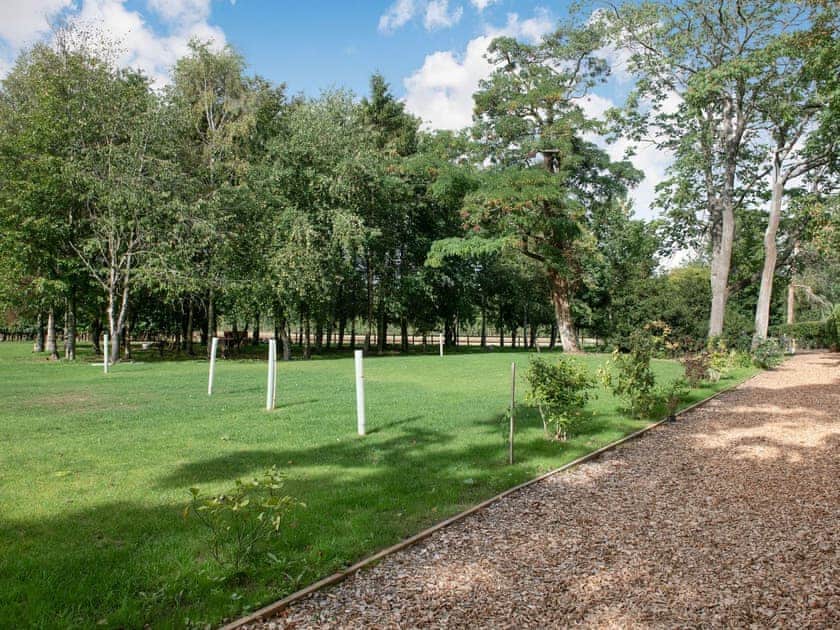 Garden and grounds | Silver Birch - Woodland Cottages, Halstead