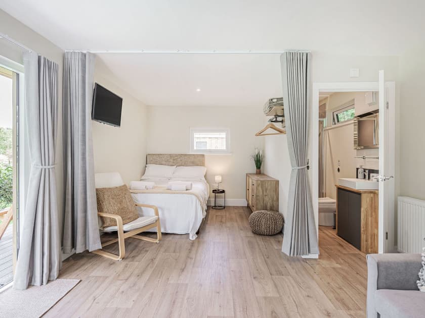 Open plan living space | English Oak - Woodland Cottages, Halstead
